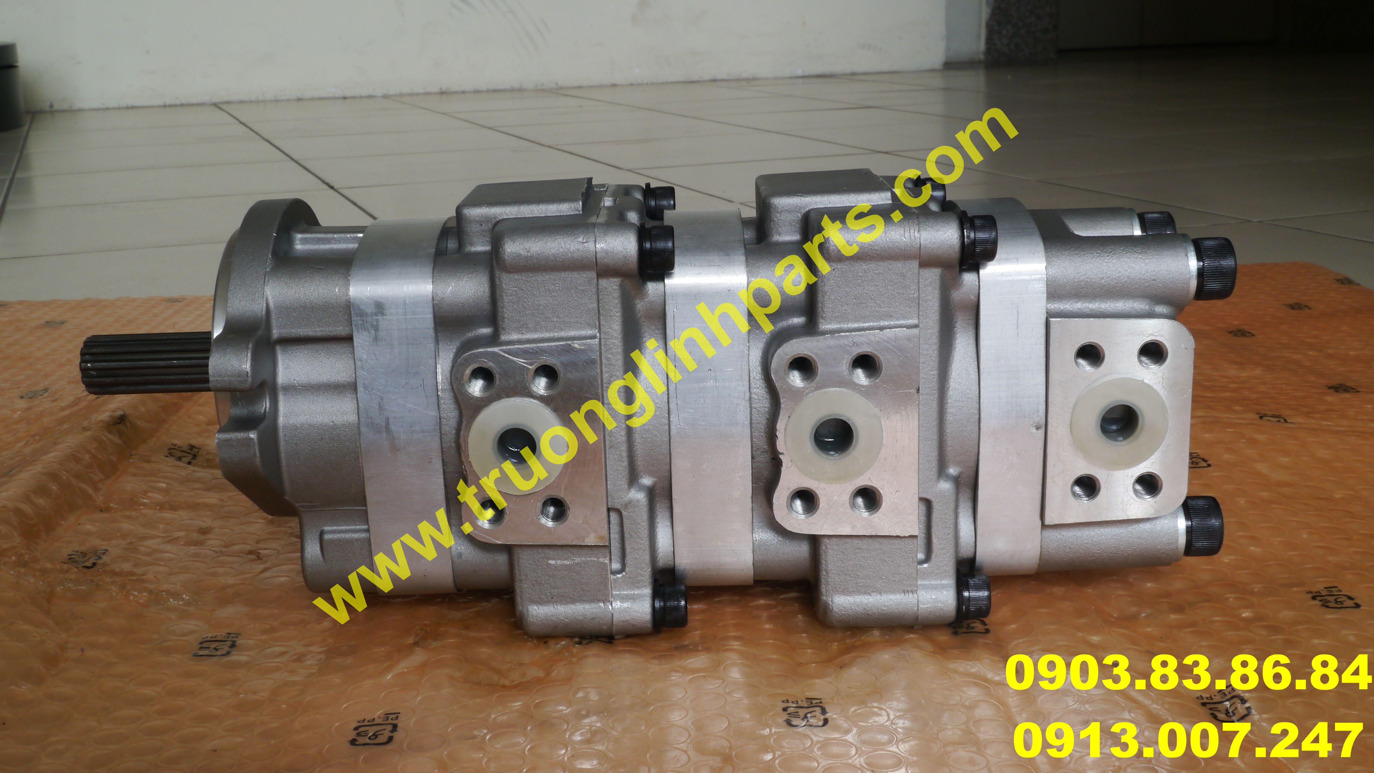 Bơm bánh răng xe đào Komatsu PC20, PC28, PC30, PC38, PC40, PC50, PC60